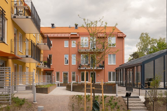 Innergård med växthus